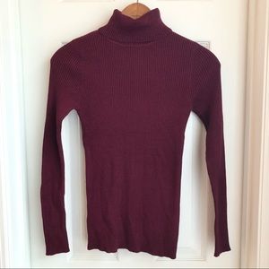 SOLD 💞 Maroon Ribbed Turtle Neck 💞